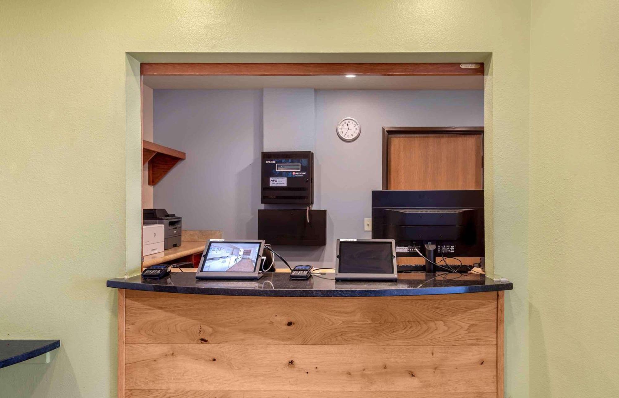 Extended Stay America Select Suites - Colorado Springs - Airport מראה חיצוני תמונה